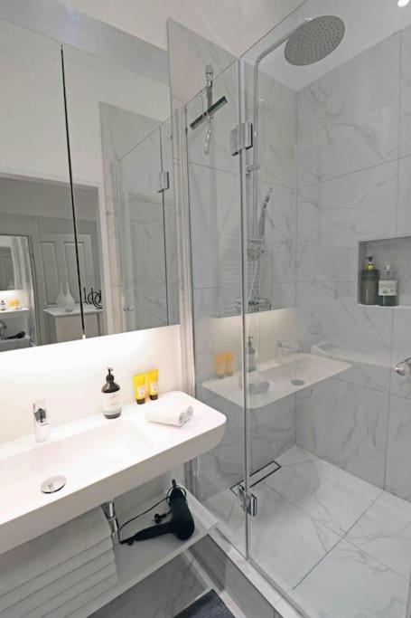 Smart Apt Mit Balkon Am Augarten Park Naehe Zentrum Vienne Extérieur photo